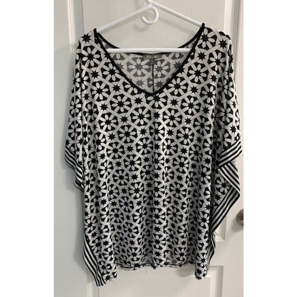 Roz & Ali Tops - Roz & Ali Woman's Blouse Poncho Style Top -  Size 2X (Woman) - Geometric Pattern
